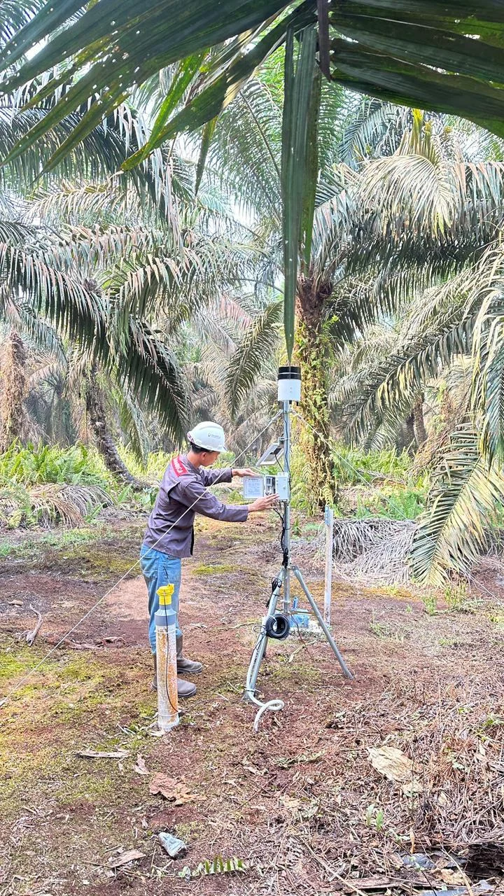Instalasi Weather Station & AWLR di Blok I22 · PT Agro Bukit, Sampit